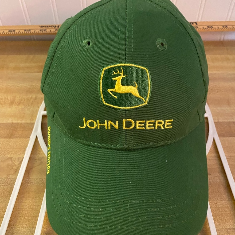 Men’s “John Deere “ Owner’s Edition Hat/Cap. Adjustable Strap. Preowned